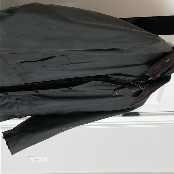 BARBOUR Border Wax Jacket - Picture 3 of 8